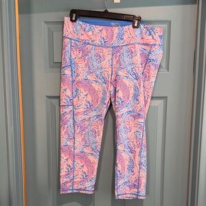 Lilly Pulitzer luxletic size XL Pink & Blue Printed Capri Leggings